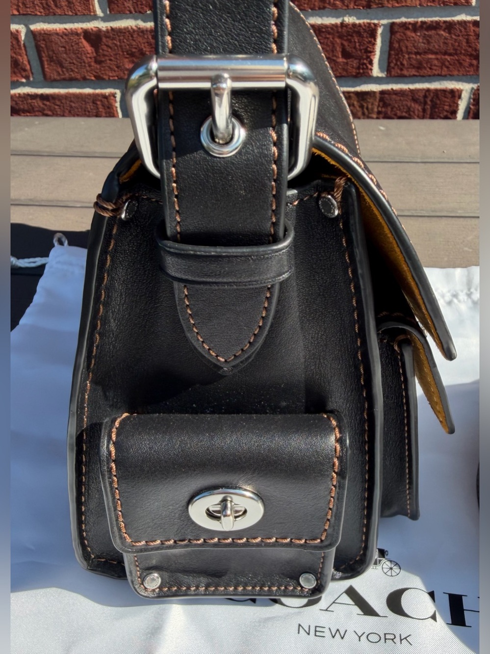 Coach Cargo Turnlock Tabby Black - Picture 4 of 8